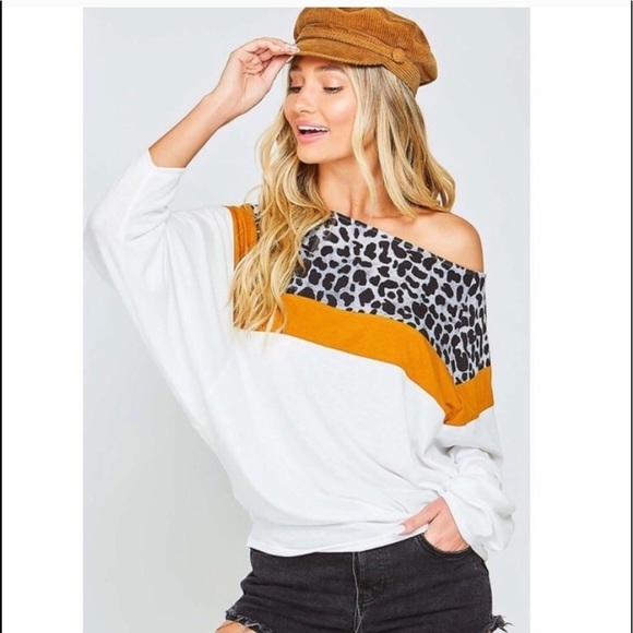New! Clearance 🔥 Leopard print wide neck spotted top - Picture 2 of 8